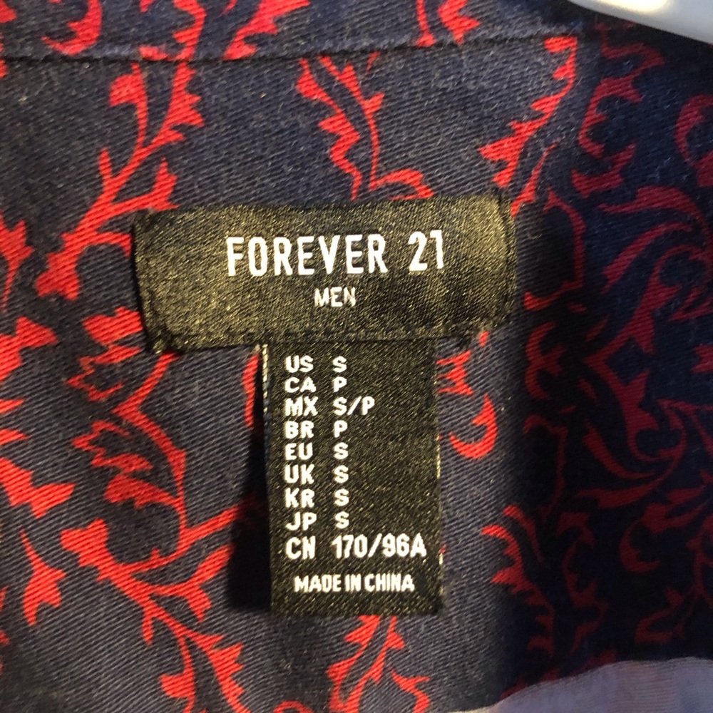 Blue & Red print button up - Picture 4 of 4